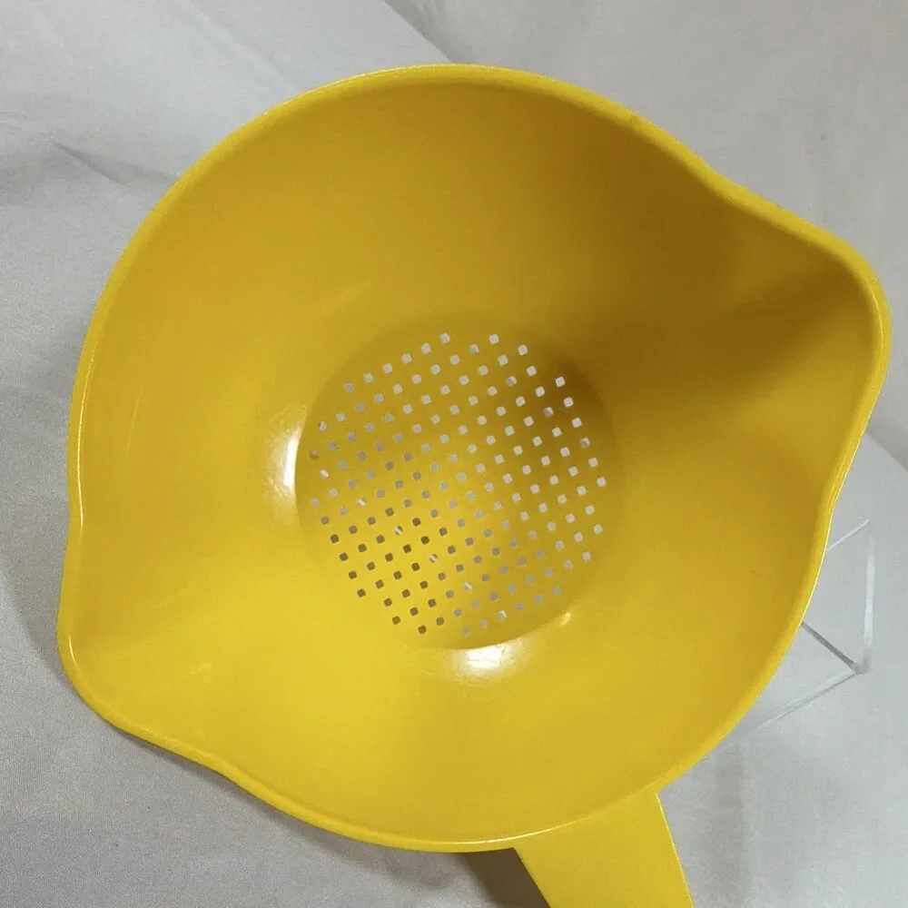 Vintage Tupperware Yellow Handled Colander Strainer Sieve 8